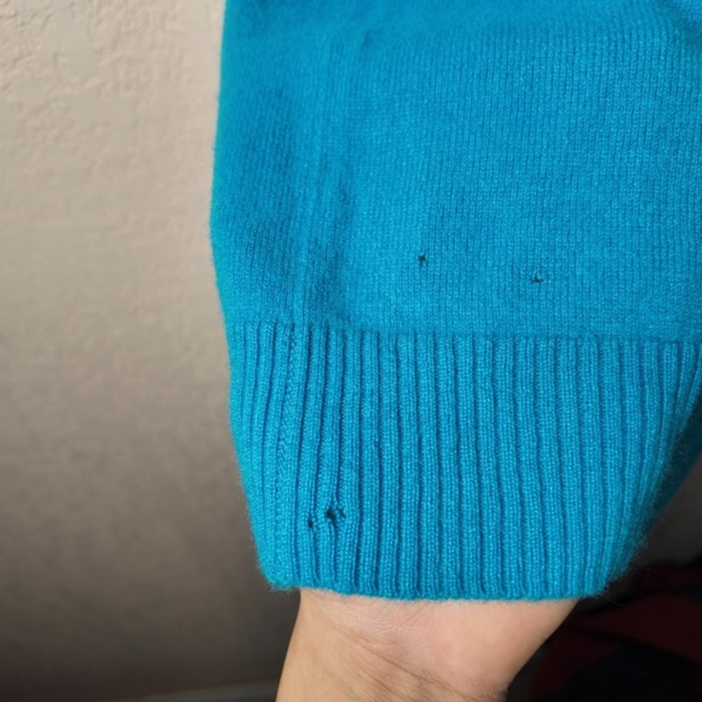 J Crew 100% Cashmere Crewneck Sweater Blue Style 19243 Size M - Picture 7 of 8